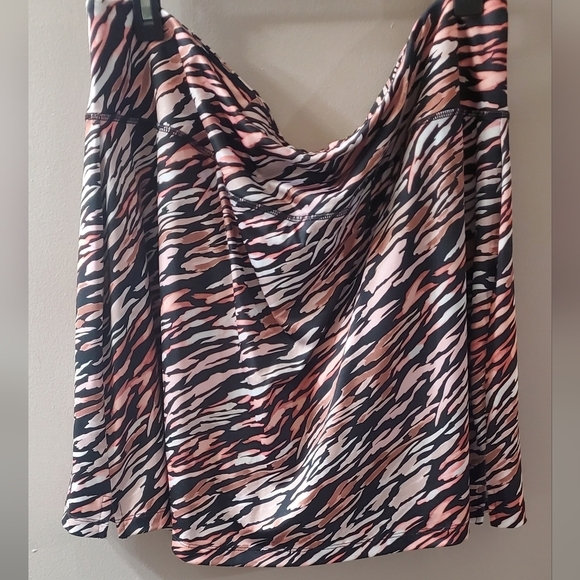 Tahari Dresses & Skirts - Tahari Skort Pink, White And Black Zebra Print. Sz 3X